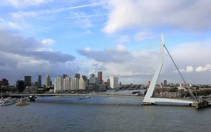 © Martin Falbisoner (CC BY-SA 4.0)
Source: https://commons.wikimedia.org/wiki/File:Erasmusbrug,_September_2019.jpg Erasmus Bridge and the Rotterdam skyline