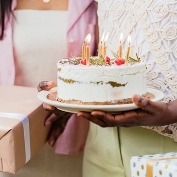 © vegan.at Der perfekte vegane Geburtstag: Rezepte & Geschenkideen