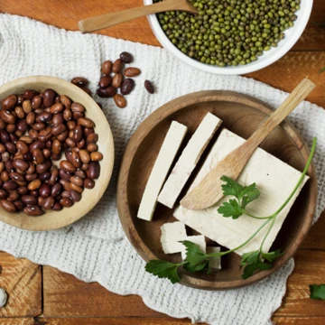 Pflanzenproteine im Fokus: Die besten veganen Eiweißquellen und worauf es bei der Aufnahme ankommt