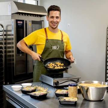 © vegan.at Regional vegan: Vom Schweinestall zur Tempeh-Produktion – Interview mit Hannes Weichhart von Zack die Bohne