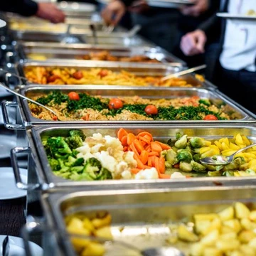 Vegan in der Gemeinschaftsverpflegung – ein klarer Gewinn für Klima, Gesundheit und Kosten